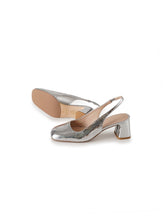 Silberfarbener Pumps von Zinda – Ansicht 2