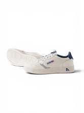 Cremefarbener Autry-Sneaker „Medalist“ mit blauer Ferse – Ansicht 2