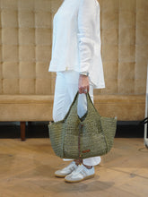 Olivfarbene Bast-Tasche von Gianni Chiarini – Ansicht 2