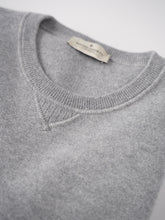 Grauer Kaschmir-Pullover im Sweat-Look von Bruno Manetti – Ansicht 2