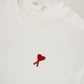 Weißes T-Shirt mit kleinem roten " Ami de Coeur " Logo