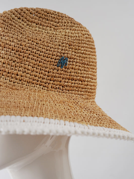 Sandfarbener Strohhut mit weißem Detail von Raffaelo Bettini – Ansicht 2