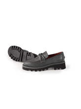 Grauer, softer Loafer von Lorena Paggi – Ansicht 2