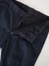 Dunkelblaue Chino von Slowear – Ansicht 2
