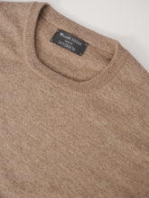 Sandfarbener Kaschmir-Roundneck von William Lockie – Ansicht 2