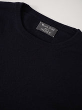 Dunkelblauer Kaschmir-Roundneck von William Lockie – Ansicht 2