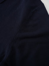 Dunkelblauer Roundneck aus Crêpe-Baumwolle von roberto collina – Ansicht 2