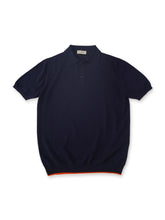 Dunkelblaues Strickpolo mit orangefarbenem Detail von Bruno Manetti – Ansicht 2