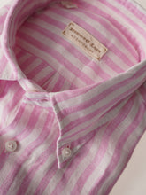 Rosa-weiß gestreiftes Leinen-Hemd mit Button-Down von Record Lux – Ansicht 2