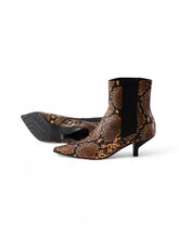 Stiefelette mit Schlangen-Print von ras – Ansicht 2