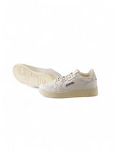 Lammfellgefütterter Autry-Sneaker Medalist in Creme – Ansicht 2