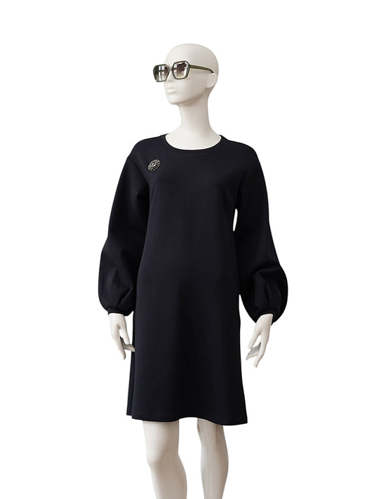 Dunkelblaues Jersey-Kleid mit Brosche von IVI