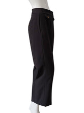 Schwarze Hose mit goldenen Knöpfen von Seductive – Ansicht 2