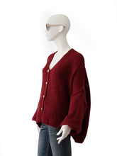 Bordeauxfarbene Oversize-Strickjacke von Vanity Square – Ansicht 2