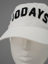 Weiße Cappy mit schwarzem Schriftzug von 10days – Ansicht 2