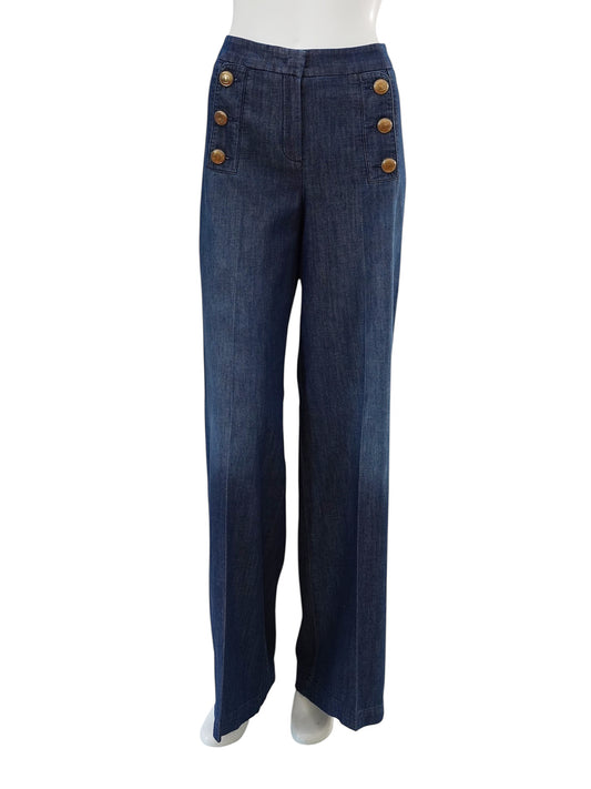 Dunkelblaue Marlenejeans mit goldenen Knöpfen von Seductive