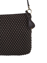 Dunkelbraune Crossbody-Tasche „Liberty S“ mit Bubble-Prägung von Tissa Fontaneda – Ansicht 2