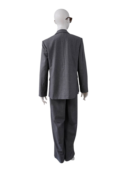 Grauer zweireihiger Nadelstreifen-Blazer von Alcidia da Veiga – Ansicht 5