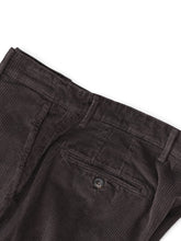 Dunkelbraune Cordhose von Four.ten – Ansicht 2
