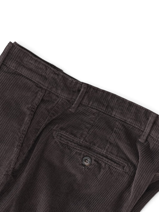 Dunkelbraune Cordhose von Four.ten – Ansicht 2