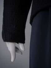 Schwarzer Oversize-V-Neck aus Wolle und Kaschmir von FFC – Ansicht 2