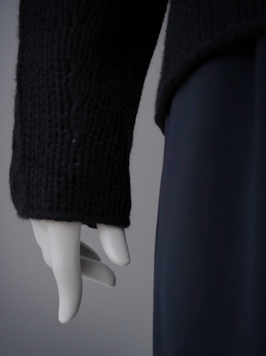 Schwarzer Oversize-V-Neck aus Wolle und Kaschmir von FFC – Ansicht 2