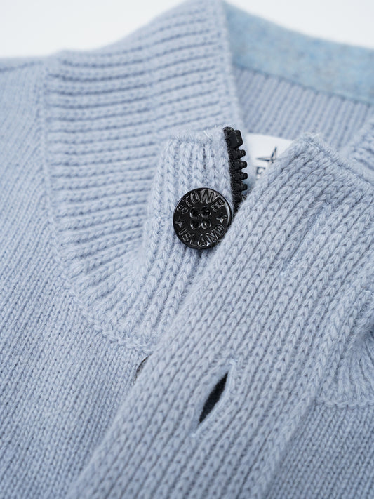 Hellblauer Troyer mit Knopfleiste von Stone Island – Ansicht 4