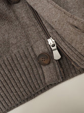 Braungraue Strickjacke mit Reißverschluss und Knopfleiste von Gran Sasso – Ansicht 2