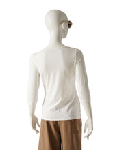 Ecrufarbenes 3/4-Arm-Shirt mit U-Boot-Ausschnitt von thylie – Rückansicht