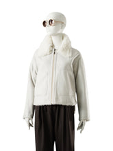 Wendbare Lammfelljacke in Wollweiß mit Reißverschluss von Werner Christ – Ansicht 2