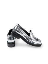 Silberfarbener Loafer von Bibi Lou – Ansicht 2