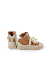 Camelfarbener Sneaker mit Lammfellzunge von Meline – Ansicht 2