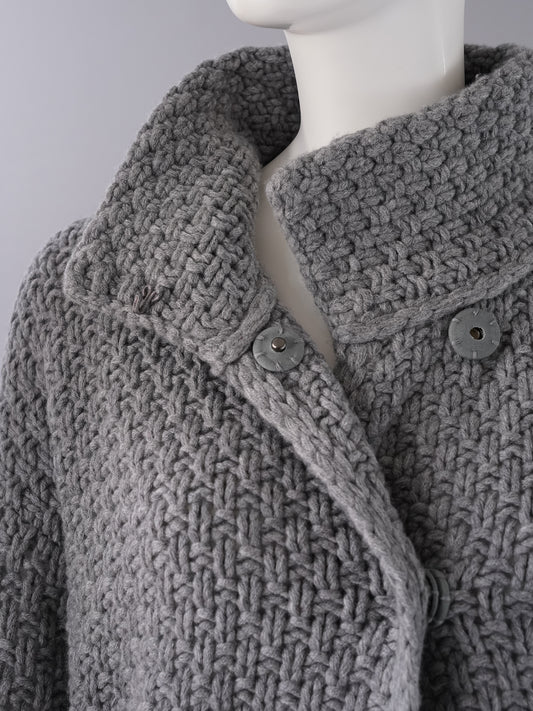 Graue Flechtstrick-Jacke mit hohem Kragen von FFC – Ansicht 4