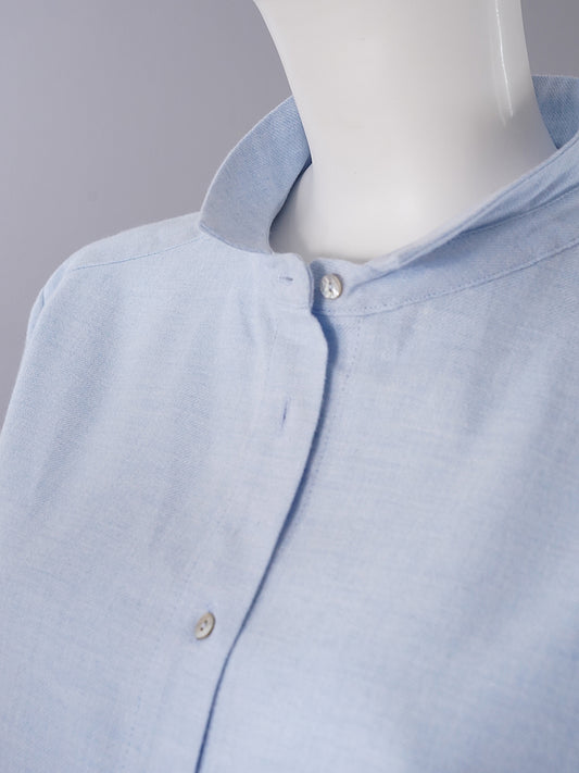 Hellblaue, kurz geschnittene Flanell-Bluse von Henry Christ – Ansicht 2