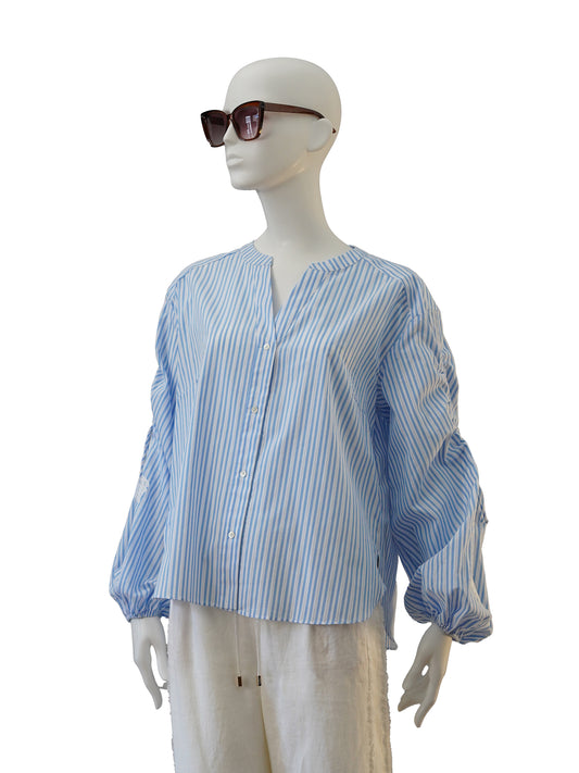 Blau-weiß gestreifte Bluse mit gerafftem Arm von IVI