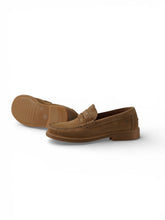 Camelfarbener Velour-Loafer von The Original Playboy – Ansicht 2