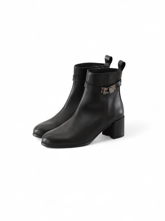 Schwarze Stiefelette mit Absatz von Pedro Miralles