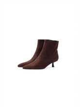 Dunkelbraune Velours-Stiefelette mit Absatz von Bibi Lou – Ansicht 2