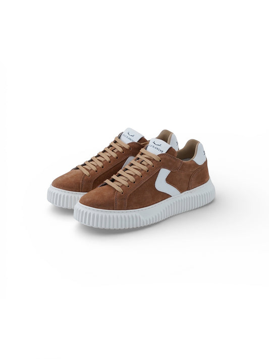 Cognacfarbener Velours-Sneaker von Voile Blanche