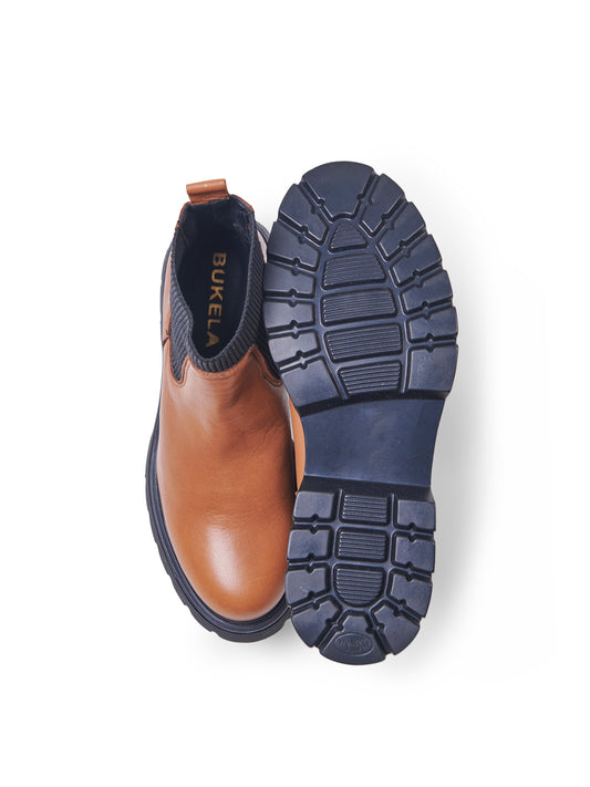 Cognacfarbene Stiefelette mit Profilsohle von Bukela – Ansicht 3