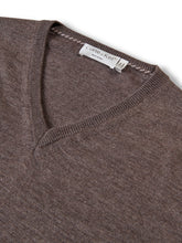 Brauner V-Neck aus Kaschmir und Seide von Corte di Kel – Ansicht 2