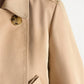 Sandfarbener kurzer Trenchcoat