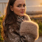 Graubraune Bouclé-Jacke mit Pailletten und abnehmbarem Pelzkragen von Maison Common – Ansicht 4