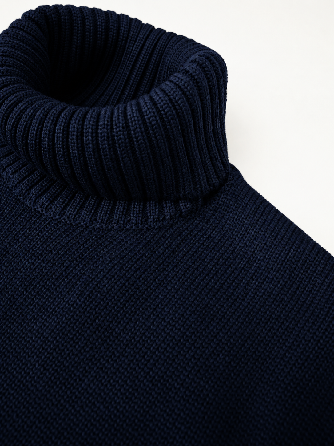 Dunkelblauer Rollkragenpullover von Slowear – Ansicht 2