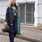 Denimjacke mit olivfarbenem Print