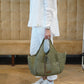 Olivefarbene Bast-Tasche