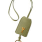 Olivefarbener Schlüsselanhänger mit kleinem goldenem " Ami de Cœur " Logo