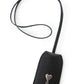 Schwarzer Schlüsselanhänger mit kleinem silbernem " Ami de Cœur " Logo