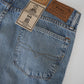 Hellblaue gewaschene Jeans