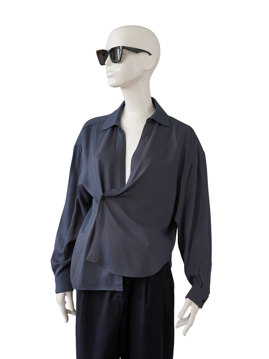 Graphitfarbene, asymmetrische Bluse von Gitta Banko